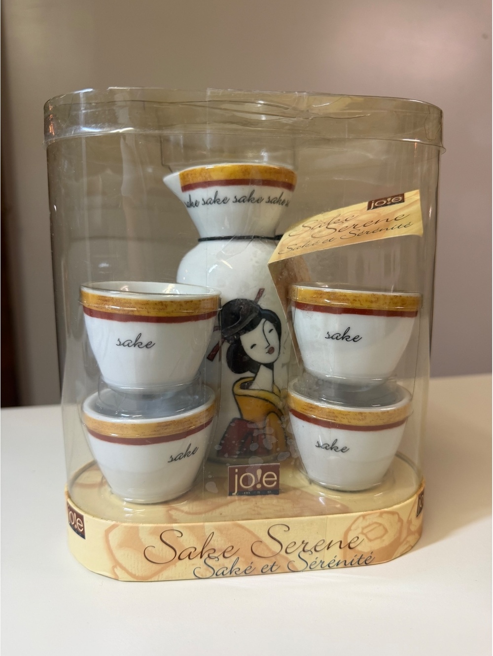 Jo!e Sake Serene Ceramic Sake Set with 4 Cups and Pourer